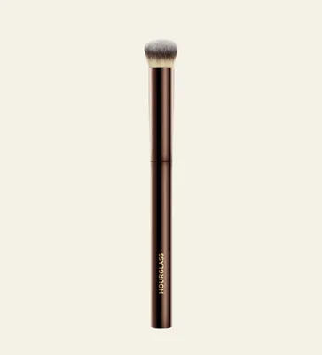 Hourglass кисть vanish seamless finish concealer