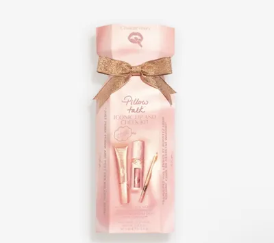 Charlotte Tilbury Pillow Talk Iconic Lip and Cheek Kit (Lip & Cheek Cracker) — тревел-набор в оттенке Pillow Talk (нюд-розовый) для губ и щёк.