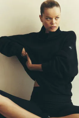 Alo Yoga — Hazy Mock Neck Pullover