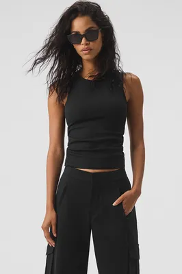 Alo Yoga — Ribbed En Pointe Tank