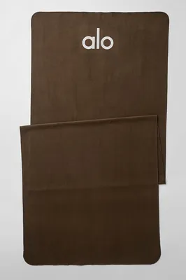 Alo Yoga — Grounded No-Slip Mat Towel