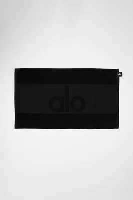Alo Yoga — Keep It Cool Gym Towel