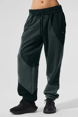 Alo Yoga — Make Waves Sweatpant