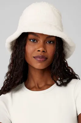 Alo Yoga — Winterfun Bucket Hat