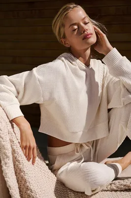 Alo Yoga — Muse Hoodie